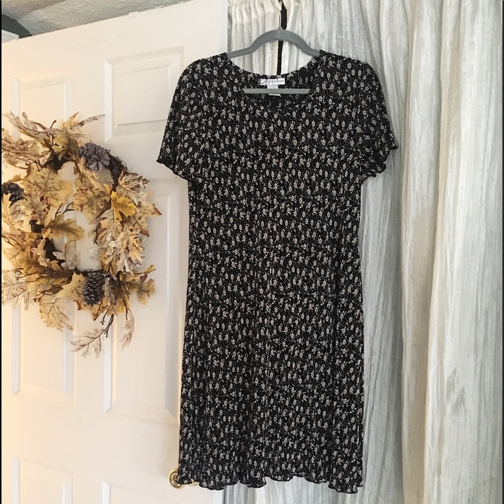 black/tan ruffled, knee length t-shirt style dress